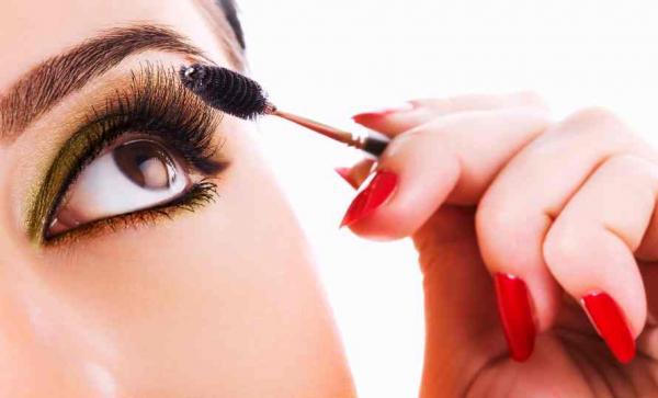 How to Grow Massive Eyelashes