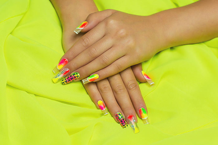 Neon nail art