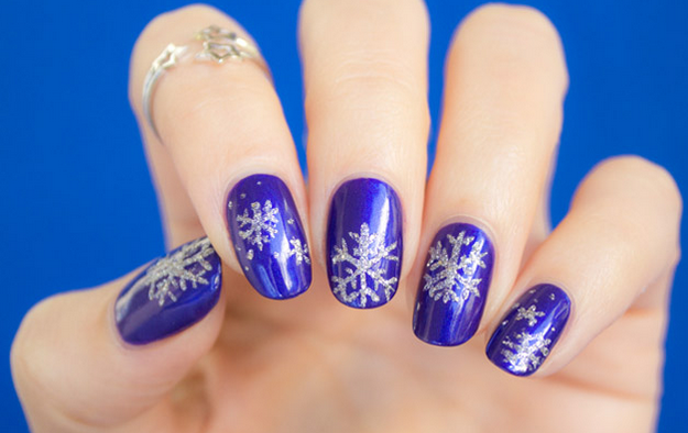 snowflakes nail art
